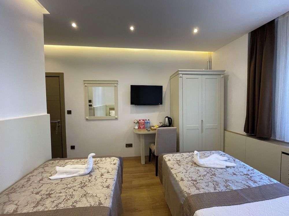 Room - 1 Twin, City View