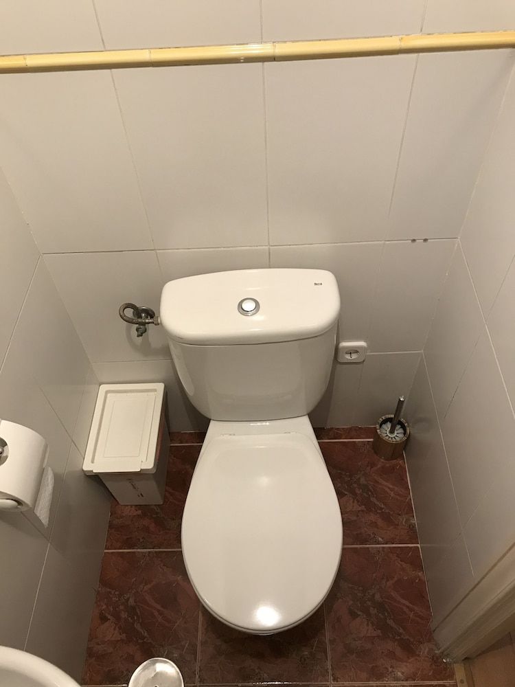 Hostal Apolo XI Twin Room, 2 Twin Beds, Shared Bathroom 3