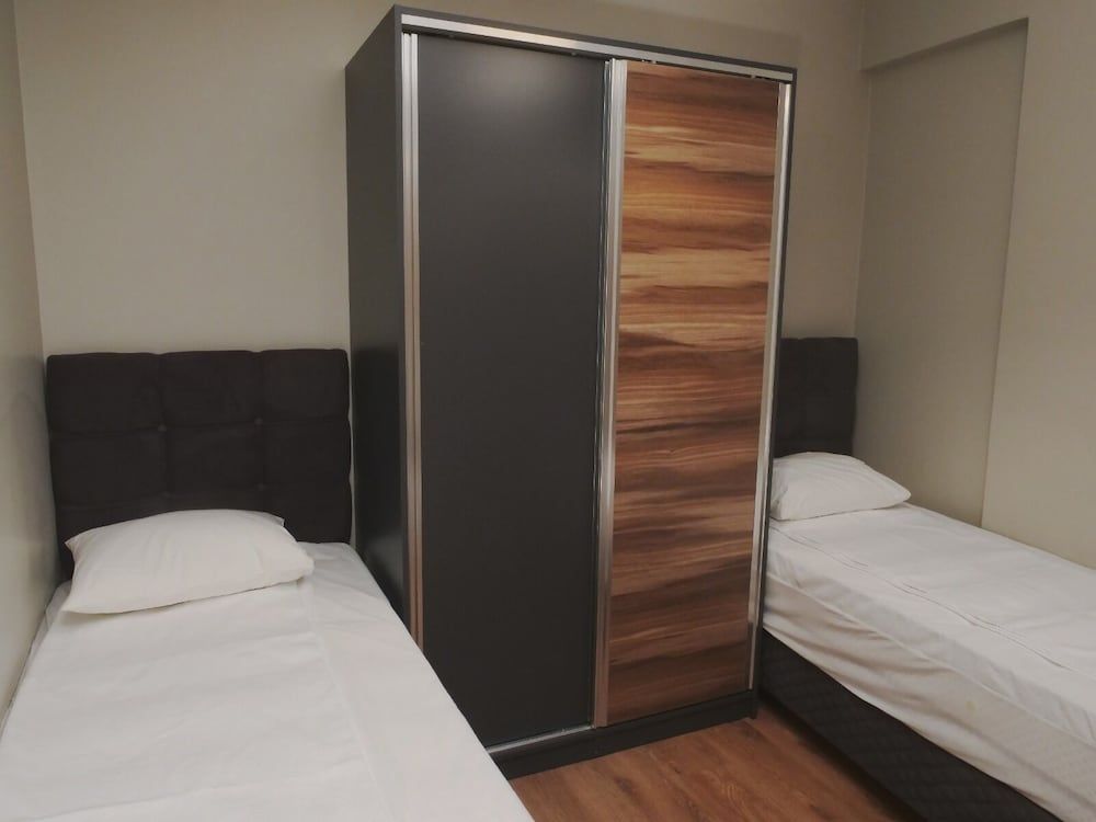 NO24 Suites Classic Apartment, Multiple Beds 2