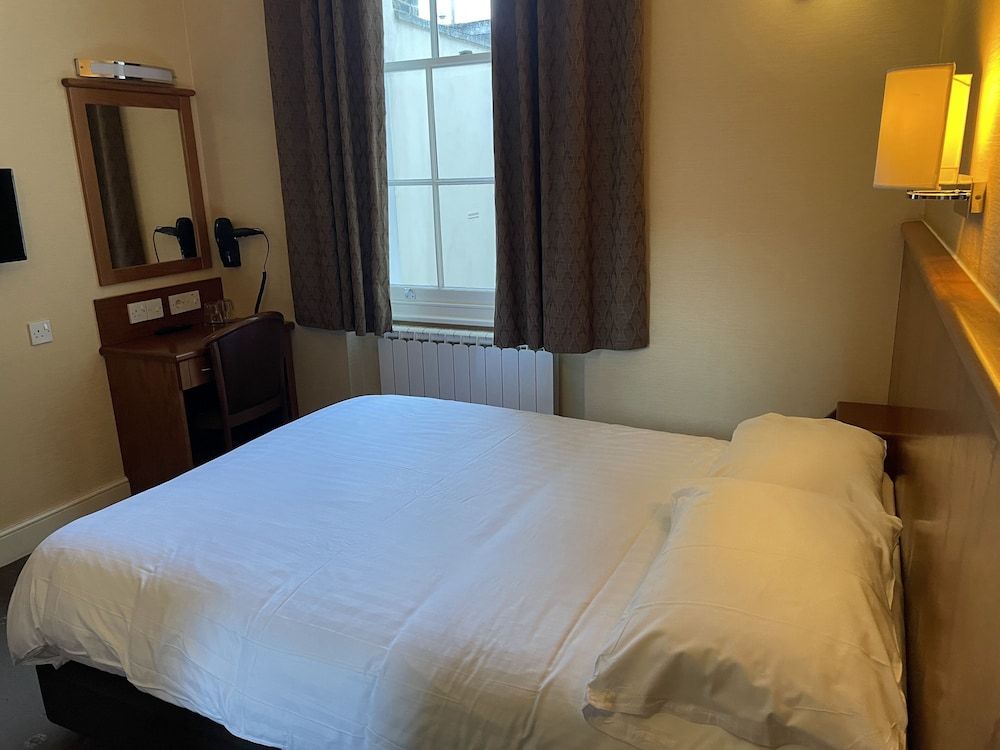 undefined Orchard Hotel 6