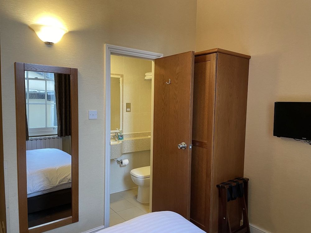 undefined Orchard Hotel 7