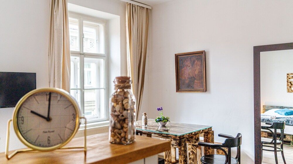 Modern Apartment in The Heart of Vienna 7 Apartment 13