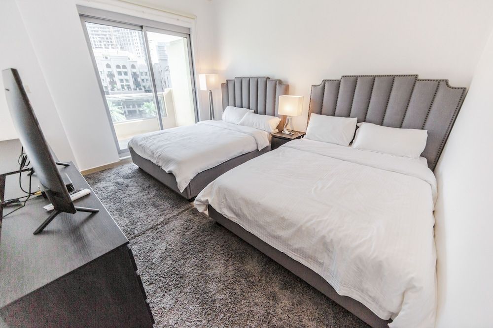 Bravo Way Burj Residences Tower 9 Deluxe Villa, 3 Bedrooms, Balcony, City View 9