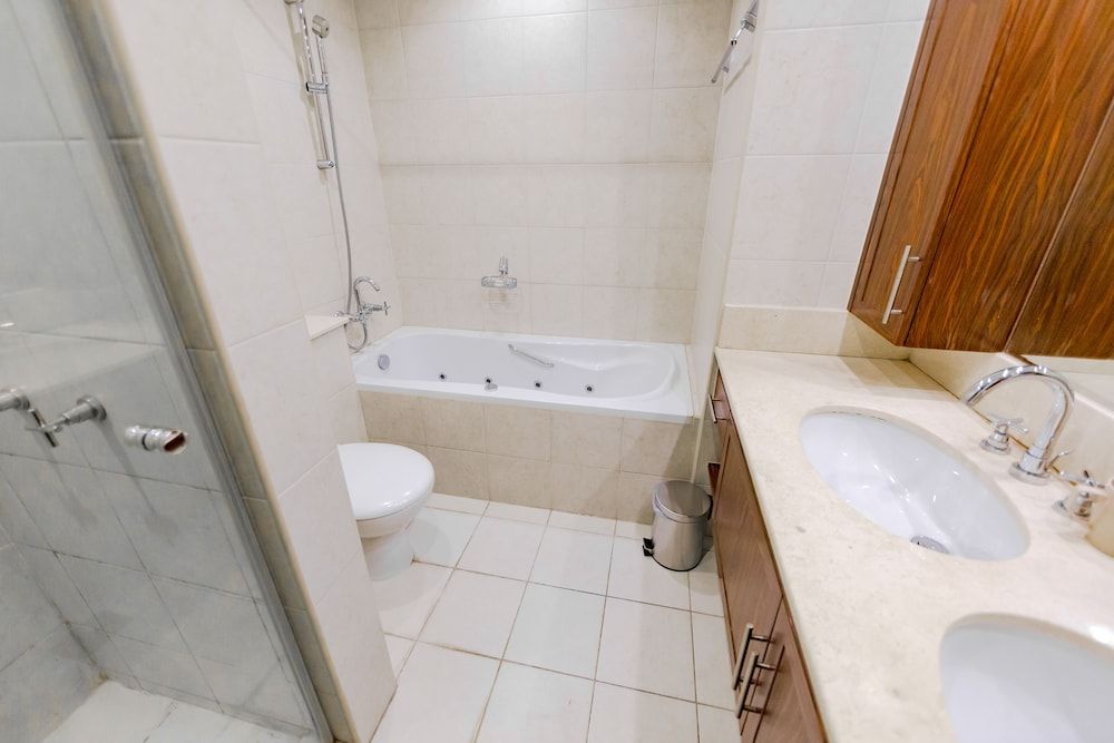 Bravo Way Burj Residences Tower 9 Deluxe Villa, 3 Bedrooms, Balcony, City View 15