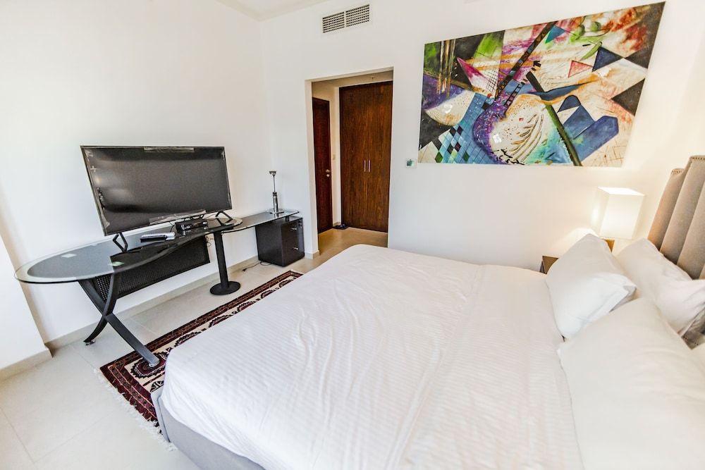 Bravo Way Burj Residences Tower 9 Deluxe Villa, 3 Bedrooms, Balcony, City View 7