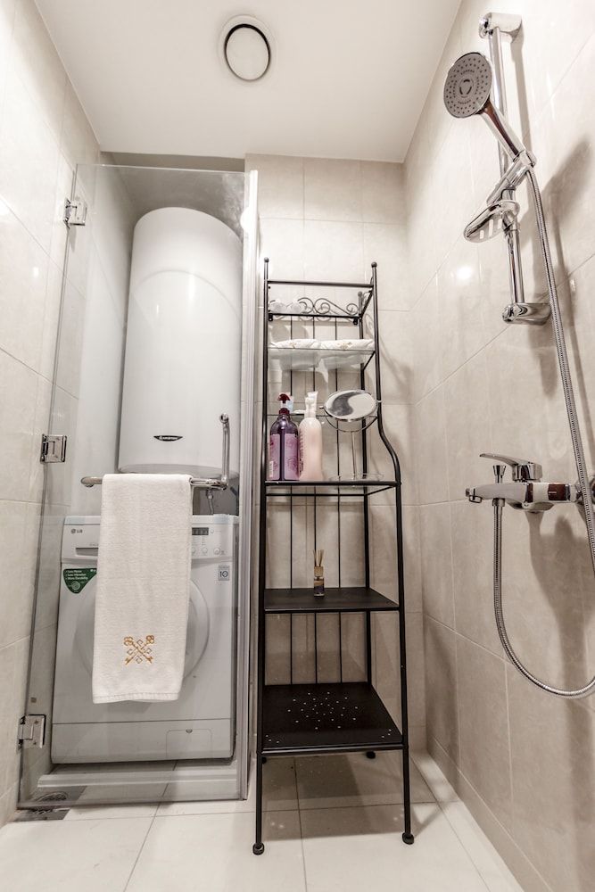 Bravo Way Burj Residences Tower 9 Deluxe Villa, 3 Bedrooms, Balcony, City View 11