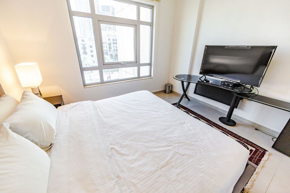 Bravo Way Burj Residences Tower 9 Deluxe Villa, 3 Bedrooms, Balcony, City View 6