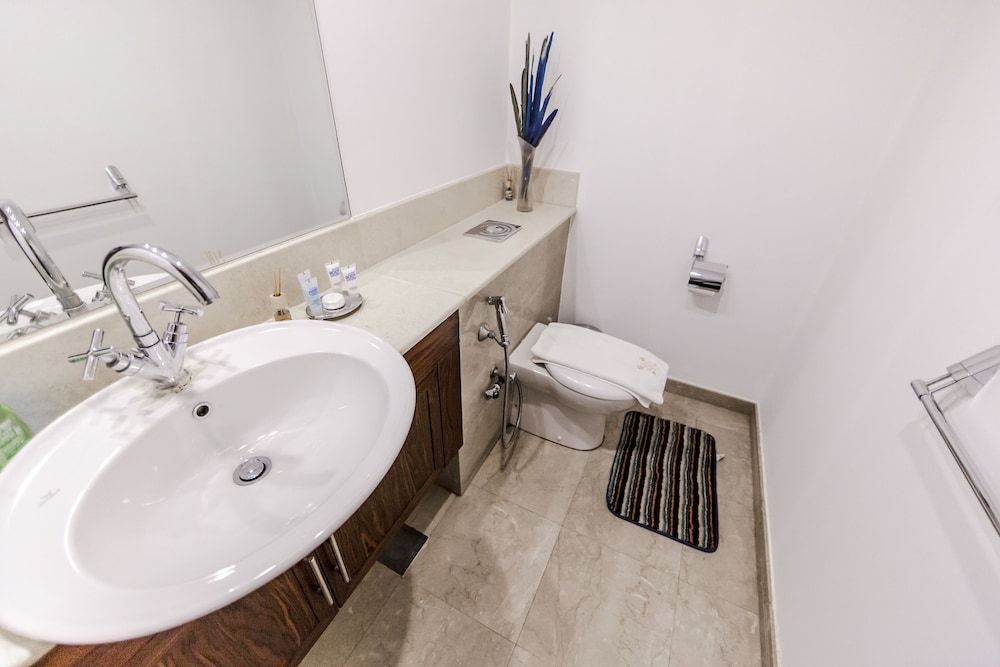 Bravo Way Burj Residences Tower 9 Deluxe Villa, 3 Bedrooms, Balcony, City View 10