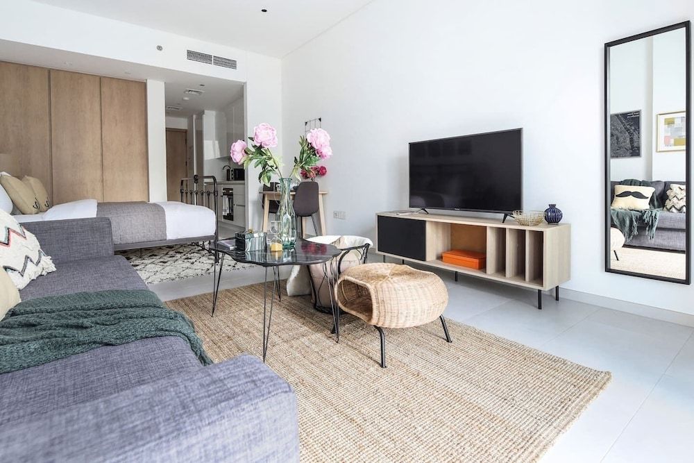 undefined Stunning Studio w/ Burj Khalifa View! 9