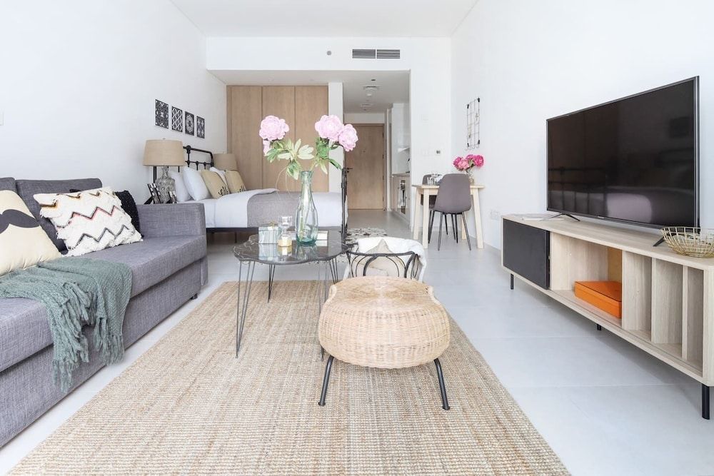 undefined Stunning Studio w/ Burj Khalifa View! 3