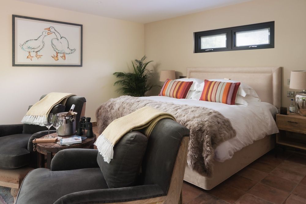 The Turtley Corn Mill Luxury Cabin, Ensuite, Lake View (Lakeside Lodges) 2