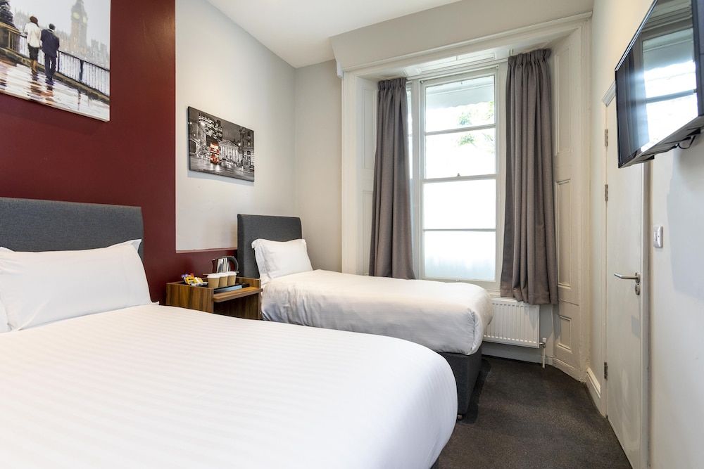 Royal Park Hotel Standard Twin Room, 2 Twin Beds 2