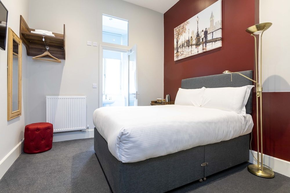 undefined Royal Park Hotel 3