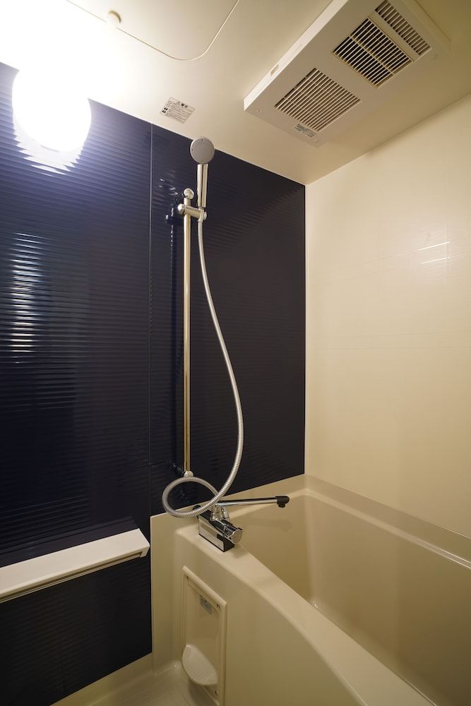 Deep Soaking Bathtub