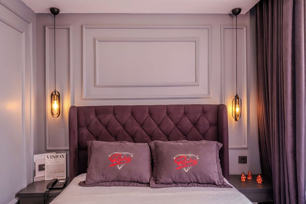 Ruby Suit Standard Room 2