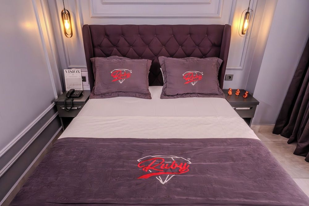 Ruby Suit Standard Room 6