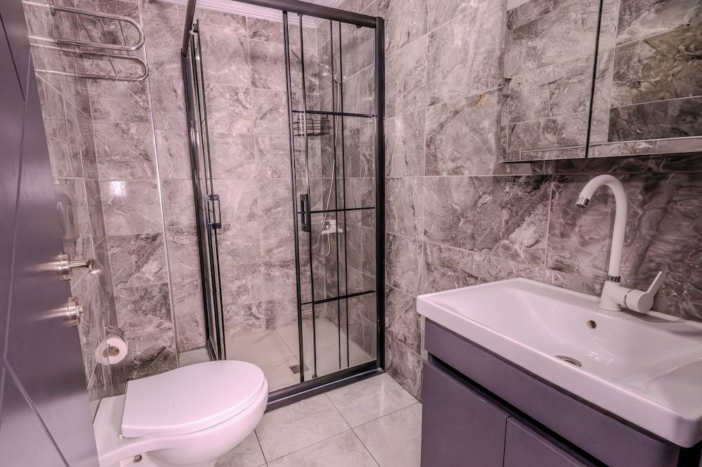 Ruby Suit Standard Room 8