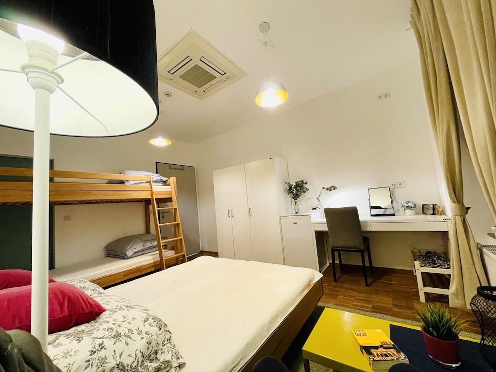 JC&BLUE Guesthouse - Hostel (Group) Libra - Family Room (Max 4 people) 2