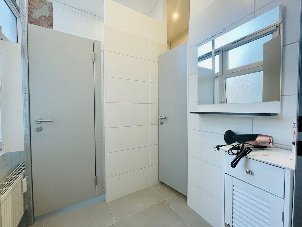 JC&BLUE Guesthouse - Hostel (Group) Libra - Family Room (Max 4 people) 7