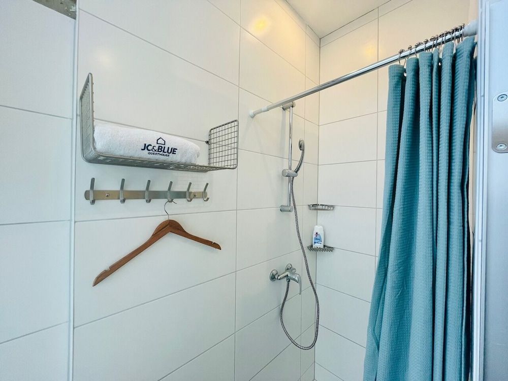 JC&BLUE Guesthouse - Hostel (Group) Libra - Family Room (Max 4 people) 8