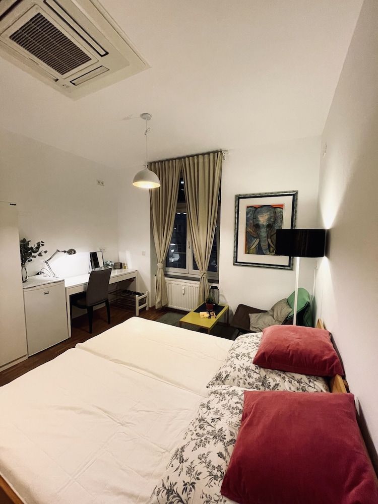 JC&BLUE Guesthouse - Hostel (Group) Libra - Family Room (Max 4 people) 2