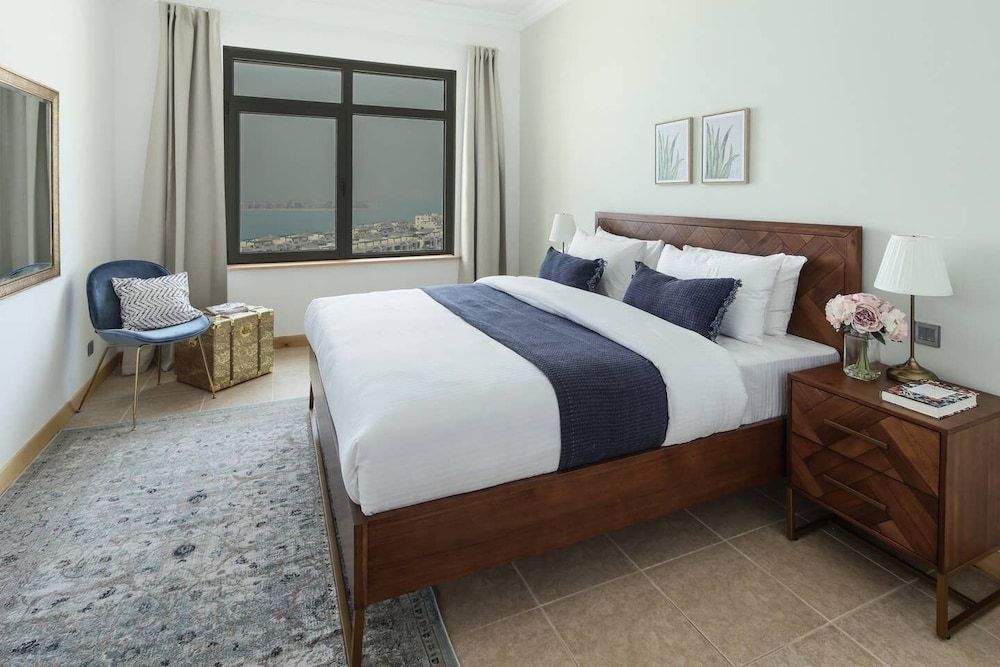 undefined Sleek And Elegant 1BR on The Palm! 8