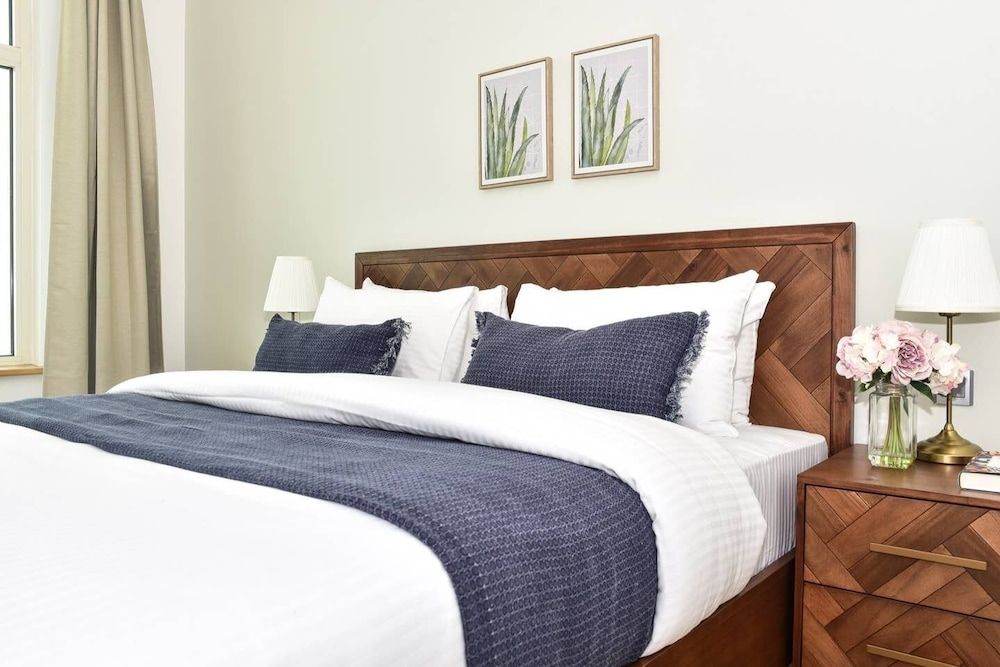 undefined Sleek And Elegant 1BR on The Palm! 4