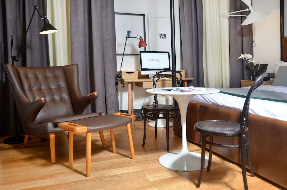 Browns Boutique Hotel Superior Room 9