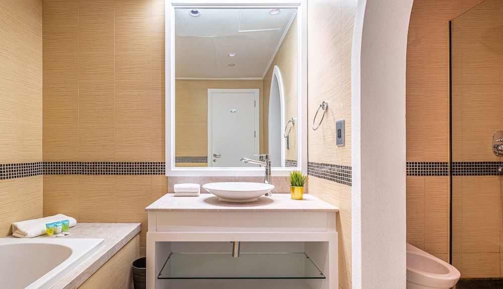 LUX Holiday Home - IBN Residence 2 Deluxe Apartment 23