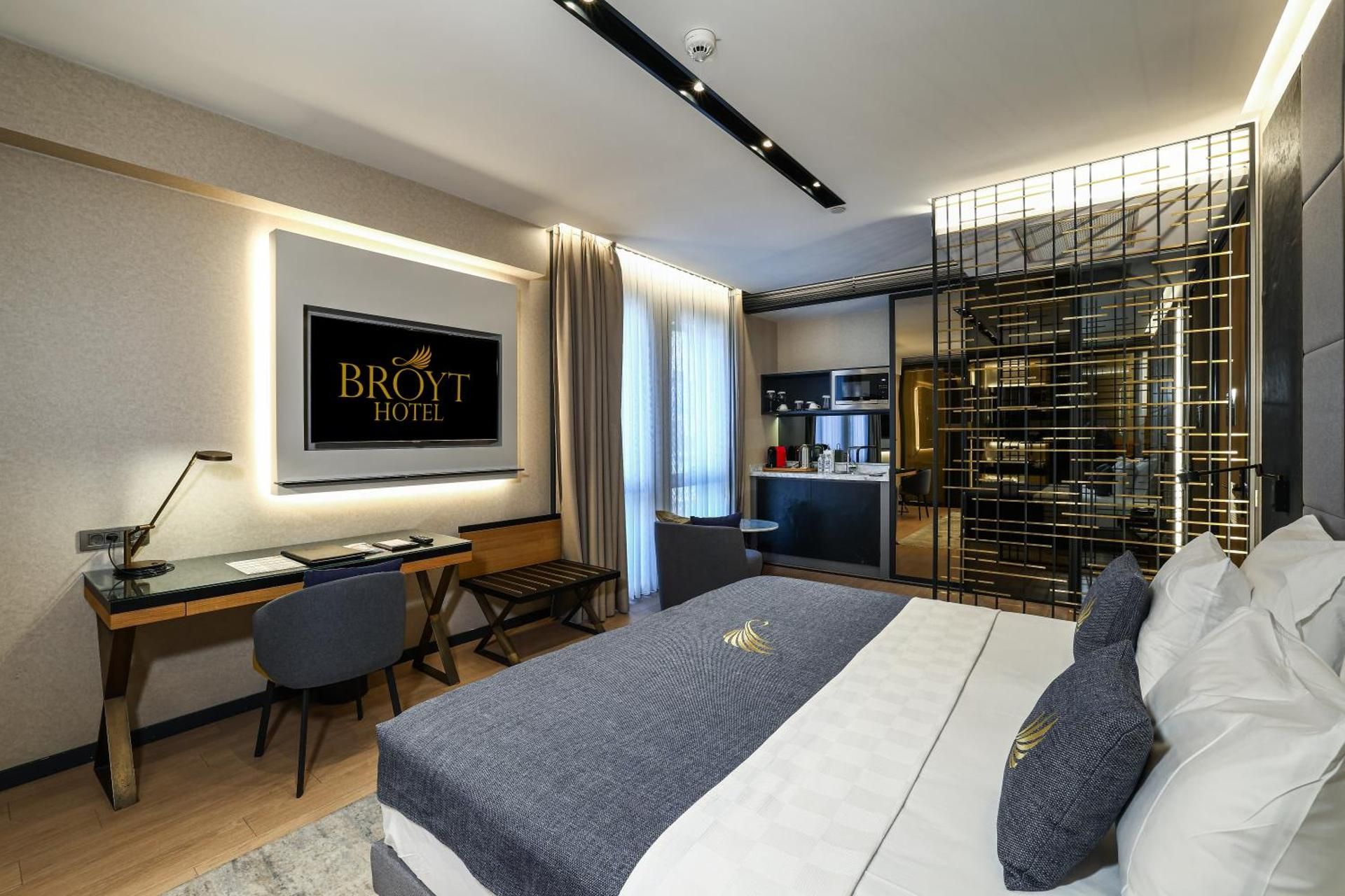 undefined Broyt Hotel 5