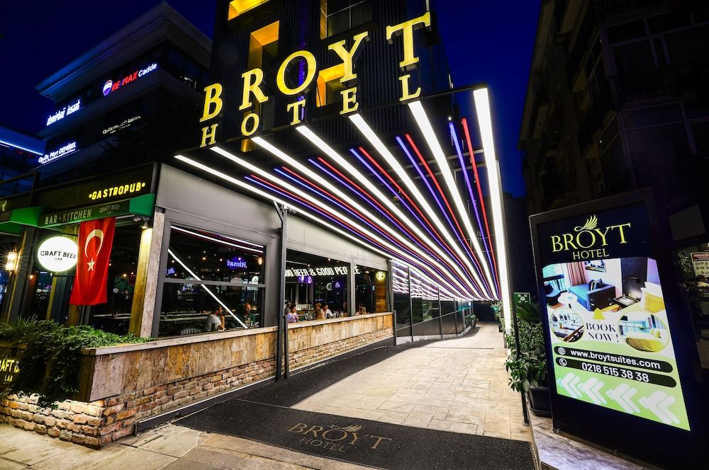 undefined Broyt Hotel 4