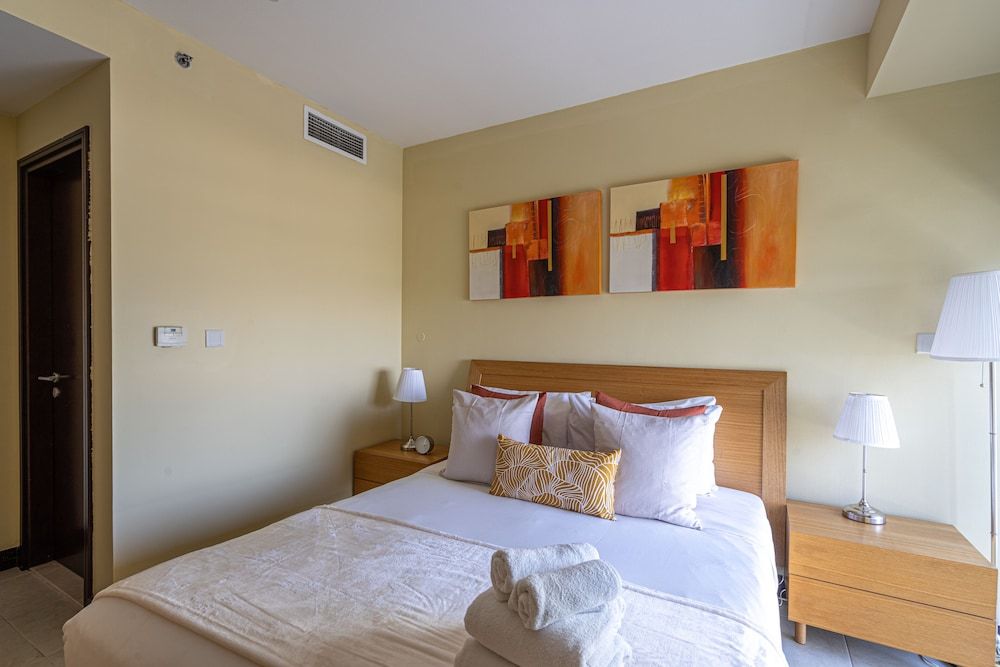 undefined HiGuests - Goldcrest Views 1 7