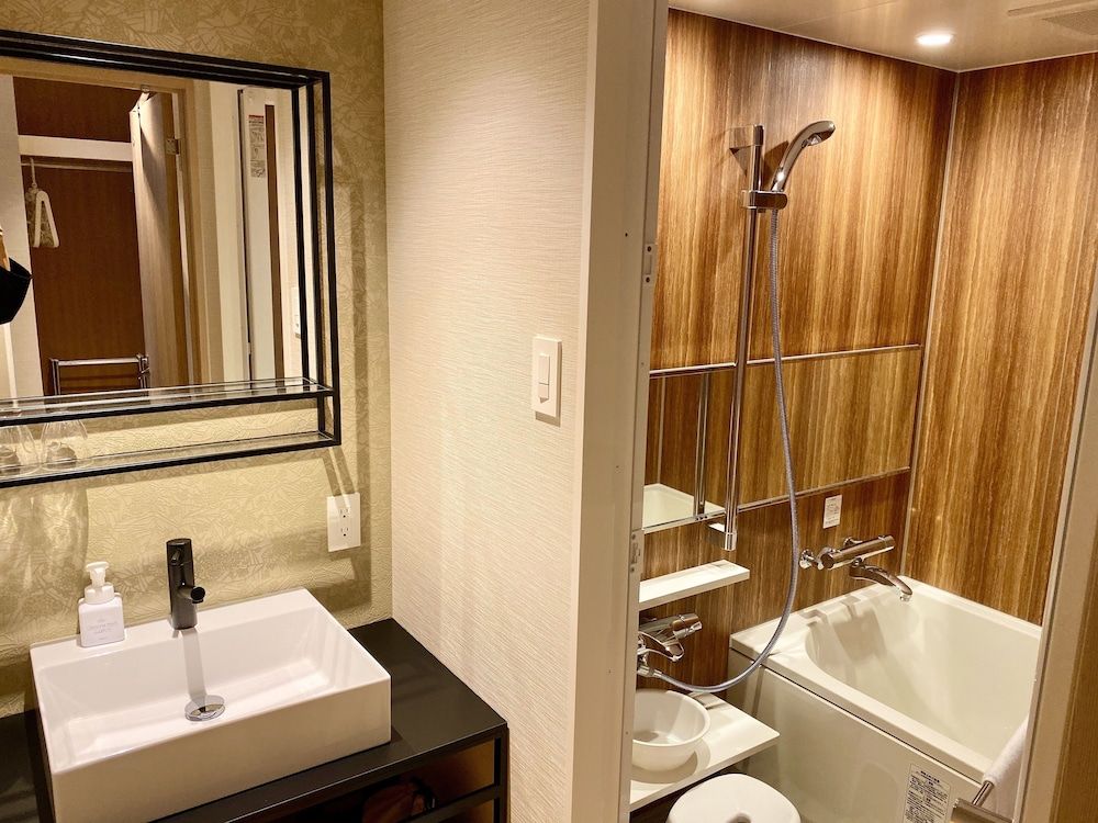 Stay SAKURA Tokyo Asakusa Yokozuna Hotel Twin Room with City View 6