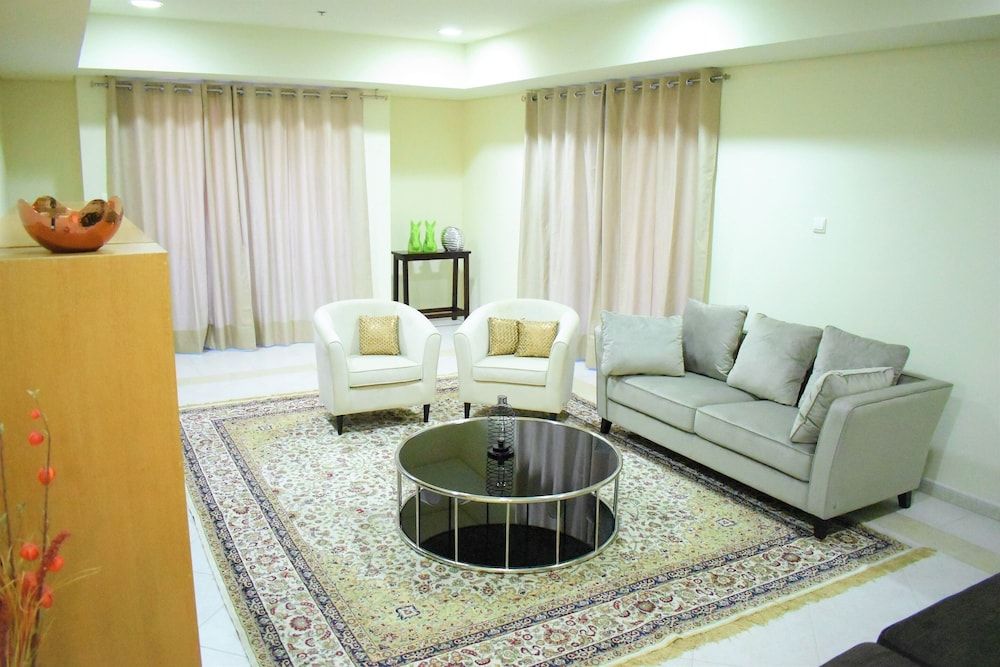 Spacious 2 BR Apartment Princess Tower Deluxe Apartment 5