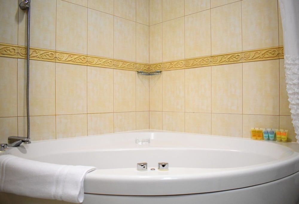 Spacious 2 BR Apartment Princess Tower Deluxe Apartment 7