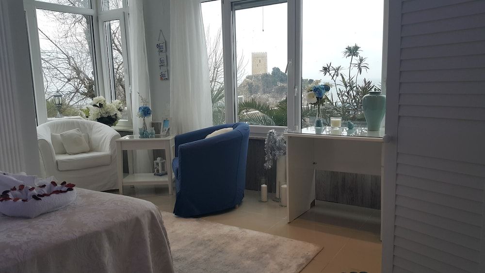 undefined Yasmin Otel