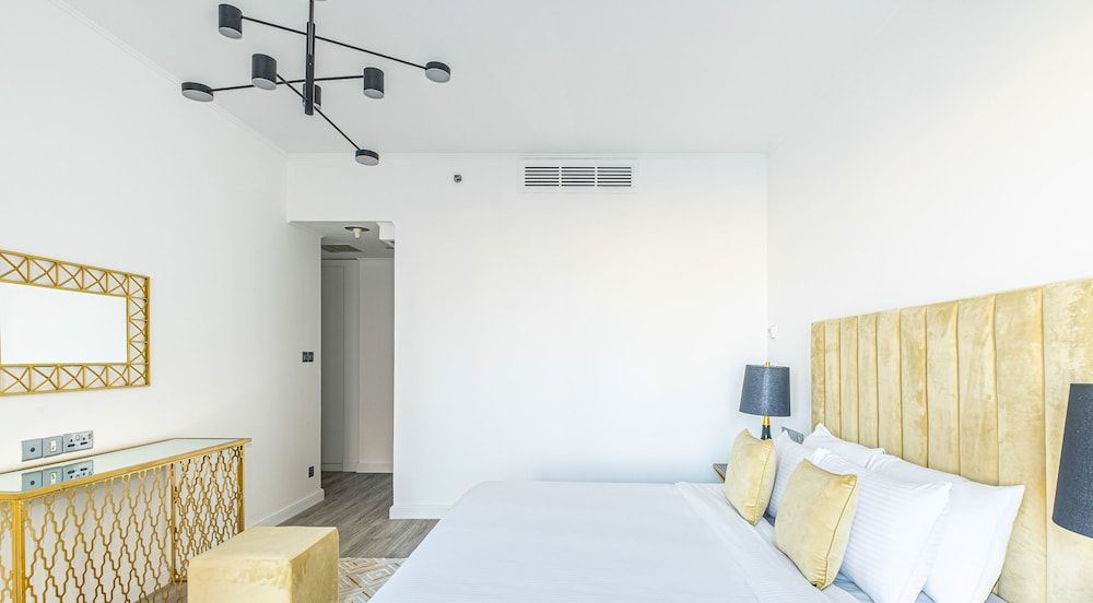 LUX Holiday Home - IBN Residence 1 Deluxe Apartment 16