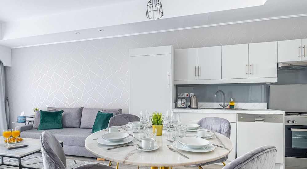 LUX Holiday Home - IBN Residence 1 Deluxe Apartment