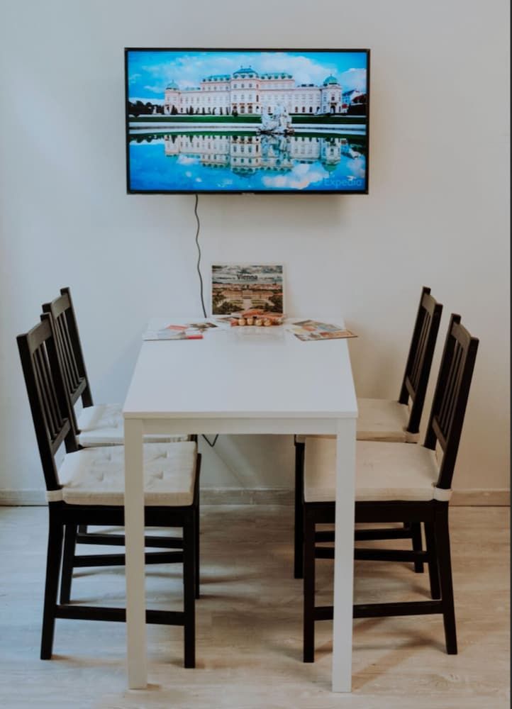 undefined Modern City Apartment Near Central Park 6