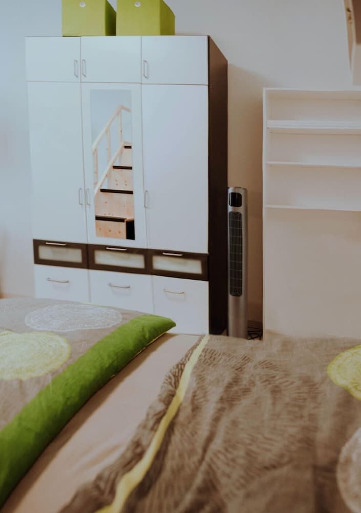 undefined Modern City Apartment Near Central Park 4