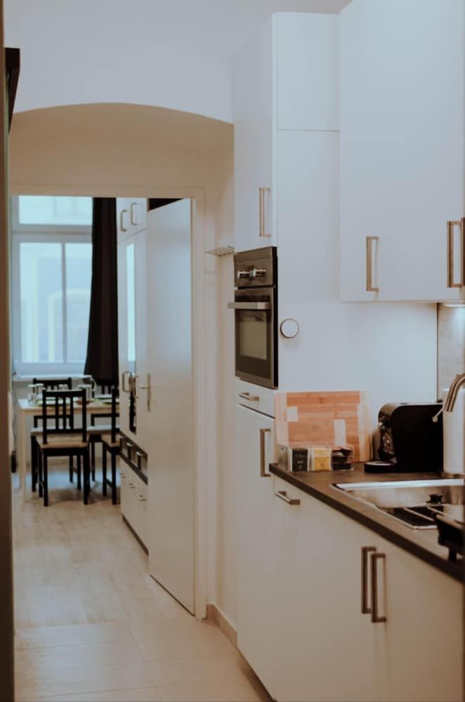 undefined Modern City Apartment Near Central Park 9