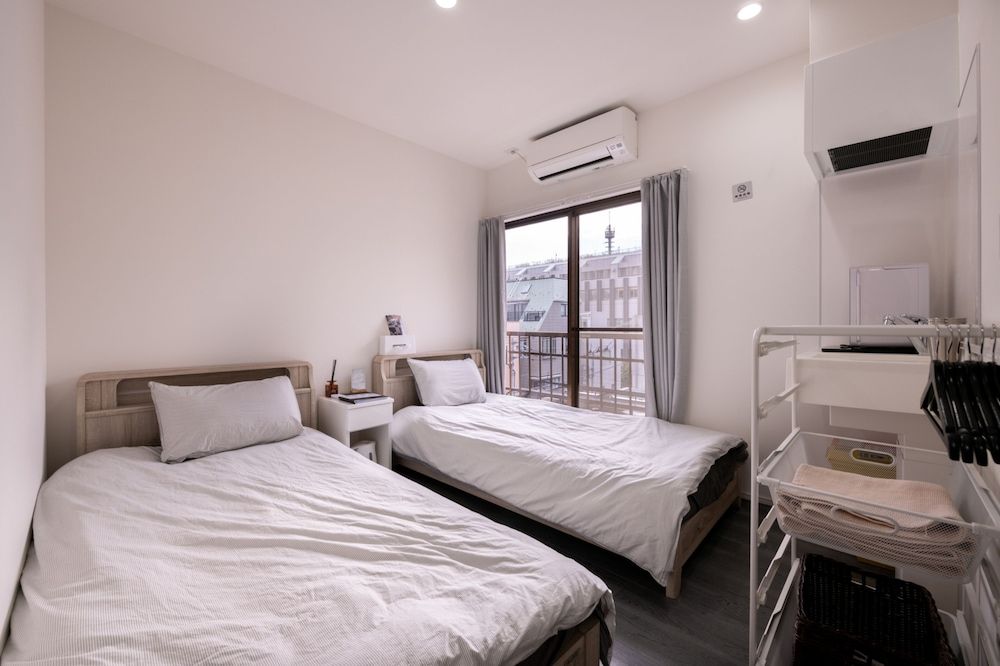 Basic Double Room (403)