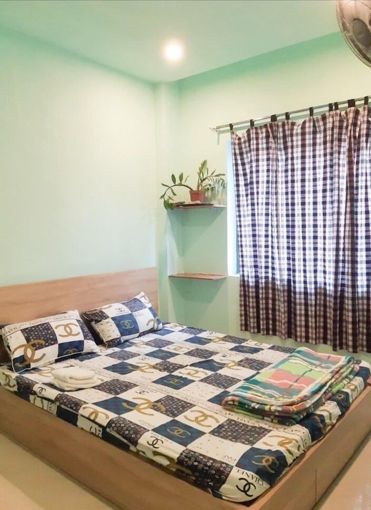 Liu Jia Home Stay Basic Room, 1 Queen Bed, Smoking