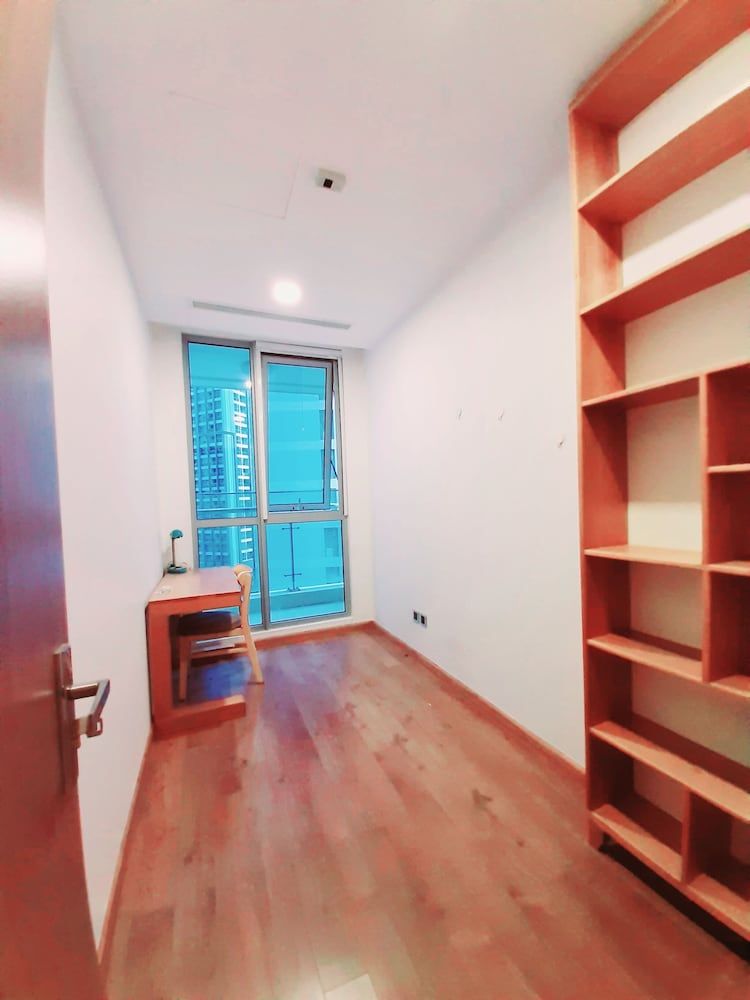 undefined Spacious Modern 4-bed 140sqm Vinhomes Apartment 5