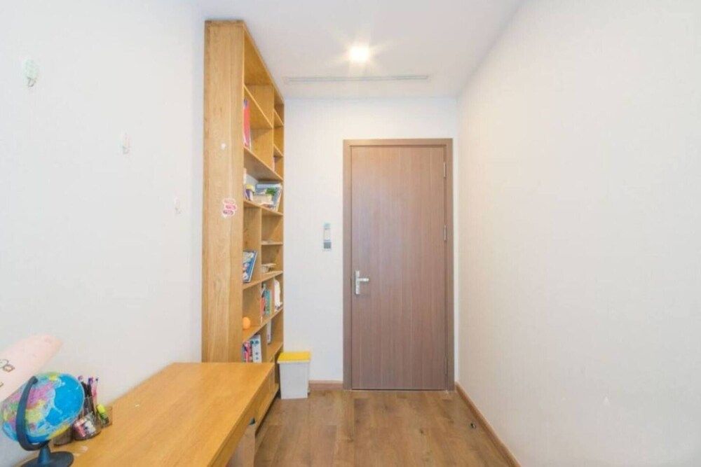 undefined Spacious Modern 4-bed 140sqm Vinhomes Apartment 4