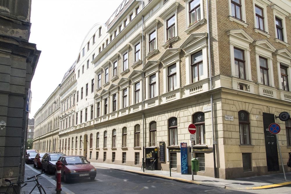 undefined Real Apartments Hegedu 8