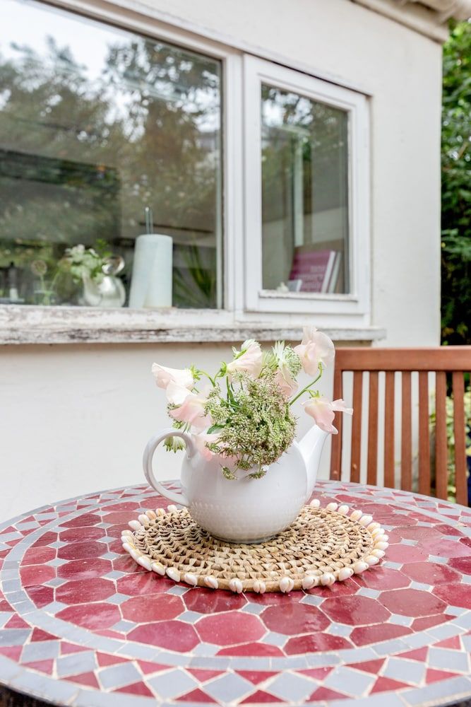 undefined Modern Holland Park apartment 3