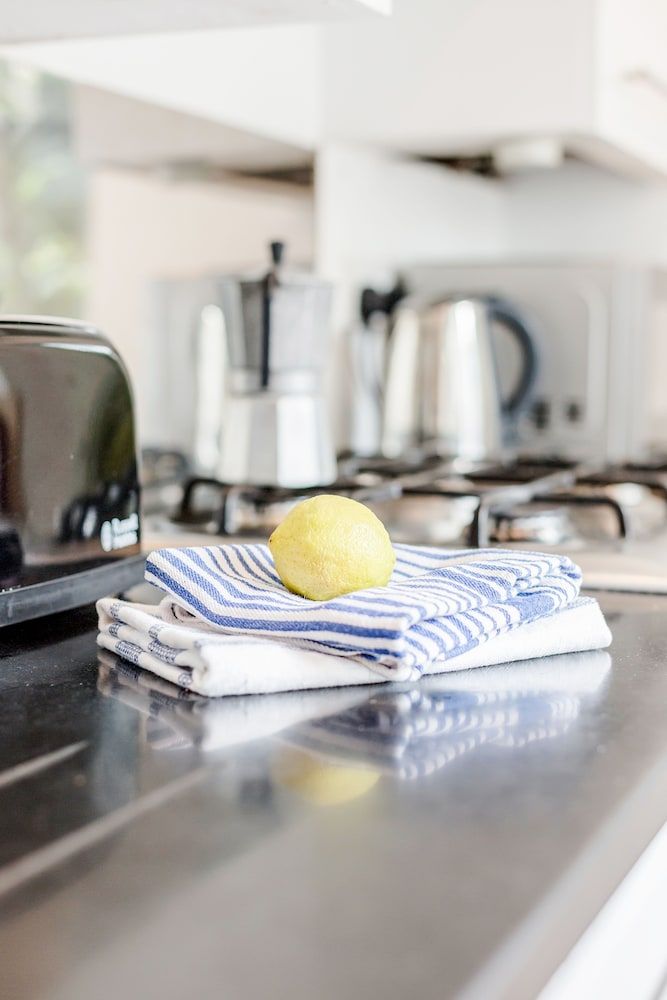 Modern Holland Park apartment One-Bedroom Apartment 18