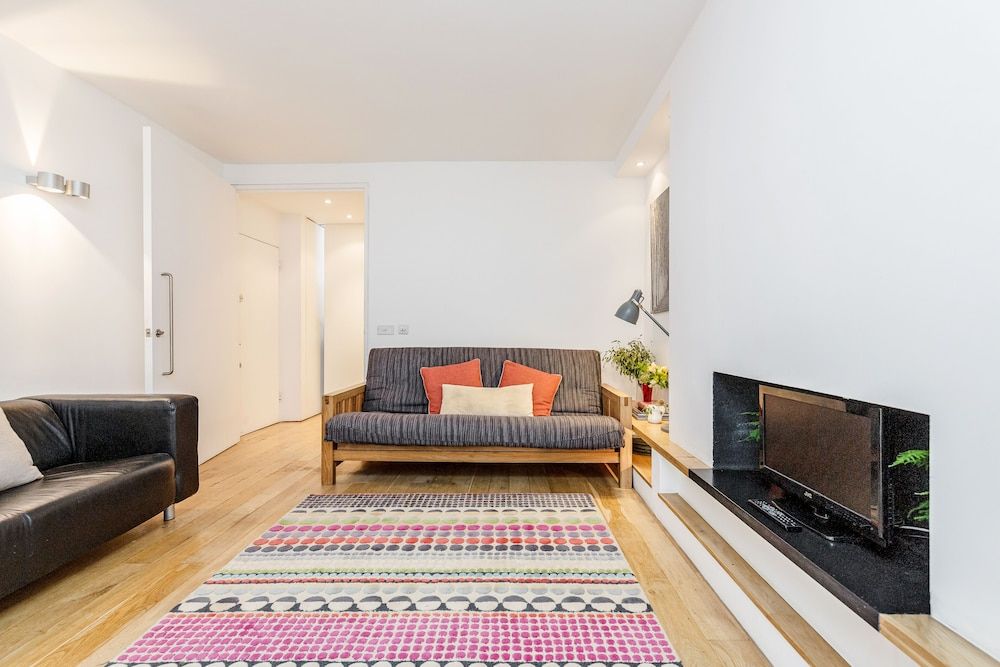 Modern Holland Park apartment One-Bedroom Apartment 21