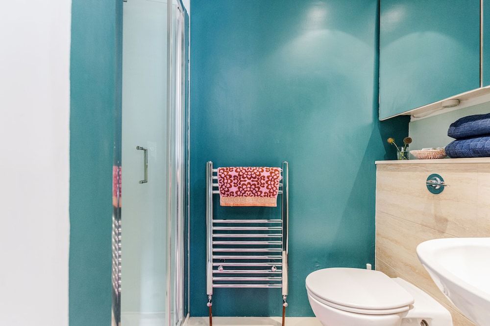 Modern Holland Park apartment One-Bedroom Apartment 31